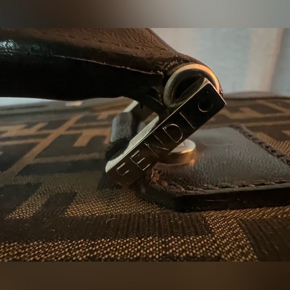 🔥🔥🔥Fendi carry-on vintage luggage - good conditions Authentic - Picture 4 of 12